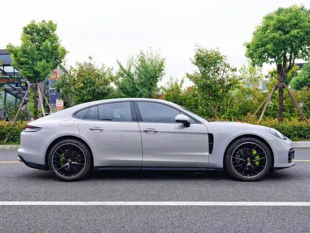 Porsche Panamera — Фото автомобиля 3