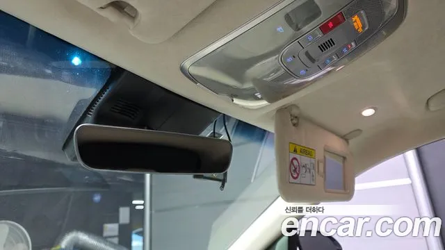 Genesis GV70 — Фото автомобиля 30