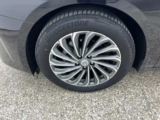 Buick LaCrosse — Фото автомобиля 12