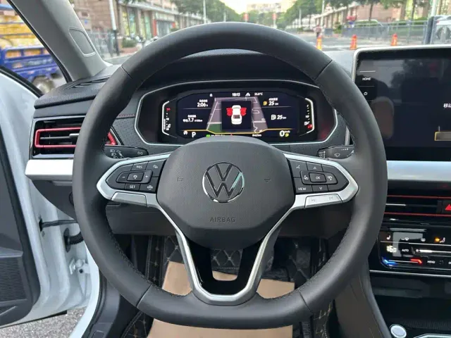 Volkswagen Lavida — Фото автомобиля 16