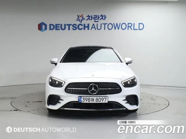 Mercedes-Benz E-Class — Фото автомобиля 3