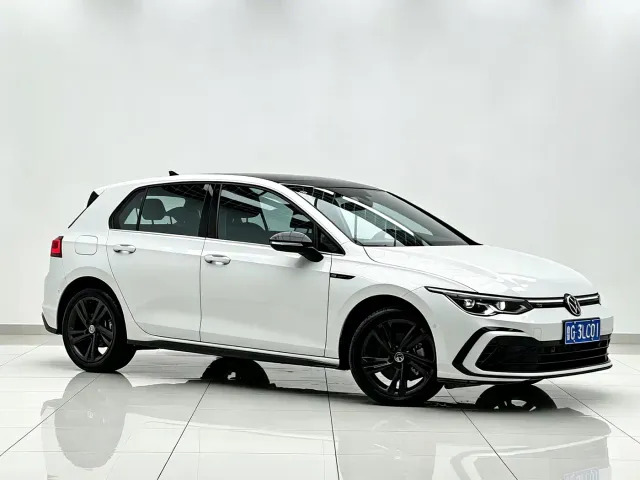 Volkswagen Golf — Фото автомобиля 3