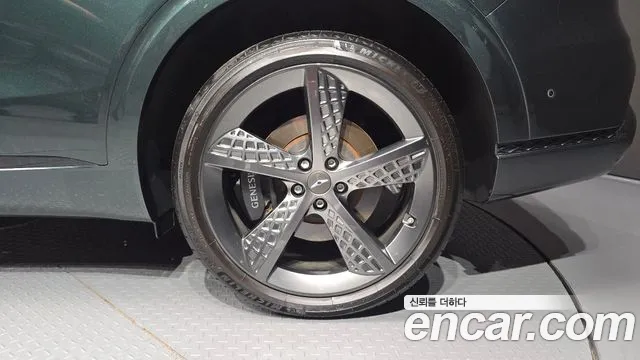 Genesis GV70 — Фото автомобиля 6