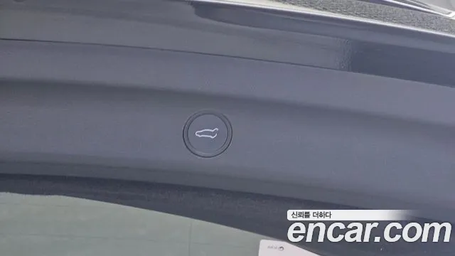 Tesla Model Y — Фото автомобиля 27