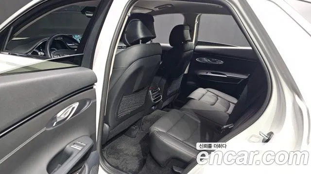 Genesis GV70 — Фото автомобиля 12