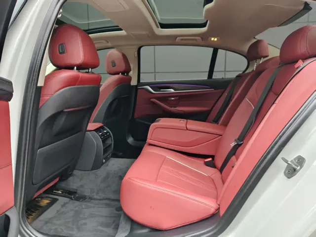 BMW 5 Series — Фото автомобиля 8