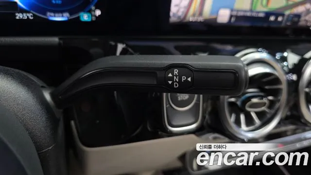 Mercedes-Benz EQA — Фото автомобиля 9