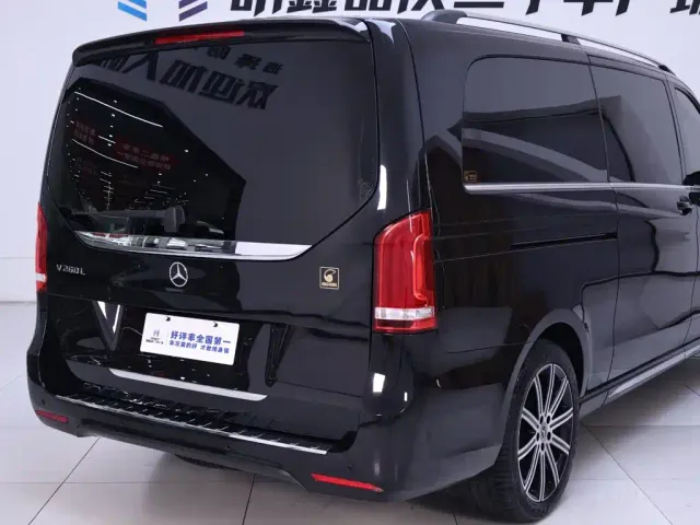 Mercedes-Benz V-Class — Фото автомобиля 8