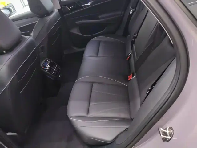 Volkswagen Passat — Фото автомобиля 16