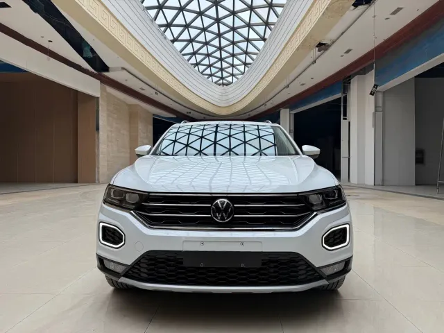 Volkswagen T-Roc — Фото автомобиля 2