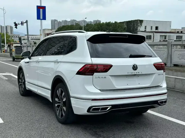 Volkswagen Tiguan L — Фото автомобиля 7