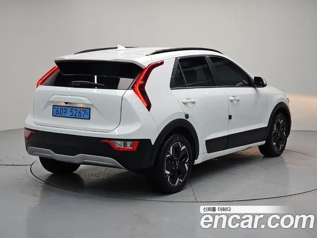 Kia Niro — Фото автомобиля 4