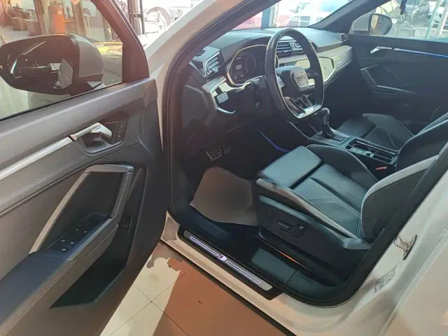 Audi Q3 — Фото автомобиля 15