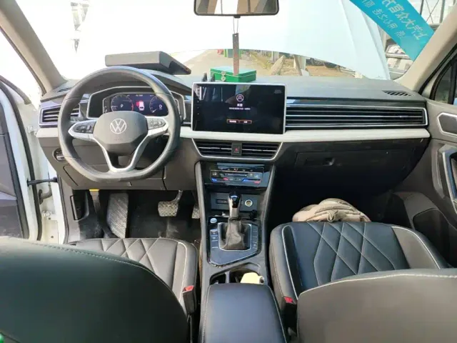 Volkswagen Tiguan L — Фото автомобиля 9