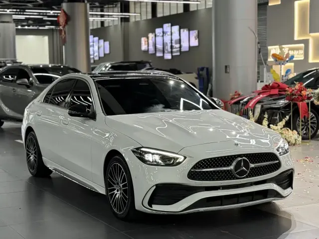 Mercedes-Benz C-Class — Фото автомобиля 3
