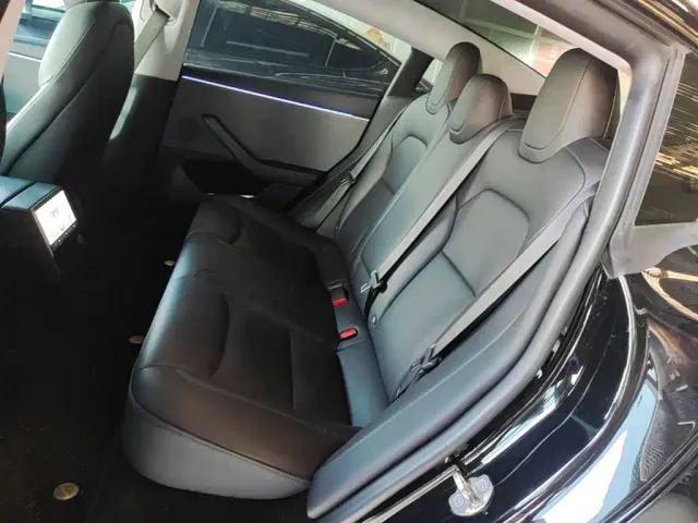 Tesla Model 3 — Фото автомобиля 16