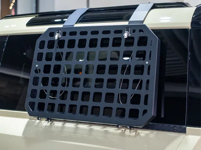 Land Rover Defender — Фото автомобиля 7