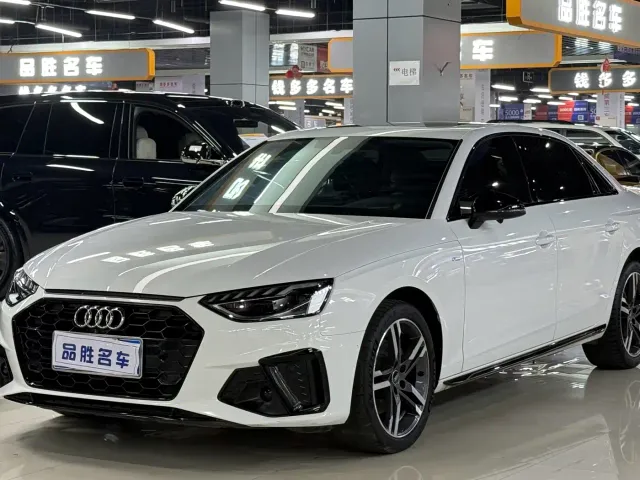 Фотография автомобиля — Audi A4L