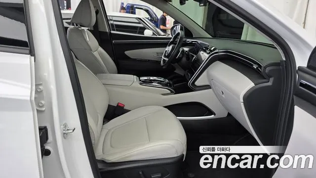 Hyundai Tucson Tucson (NX4) Дизель 2.0 4WD — Фото автомобиля 20