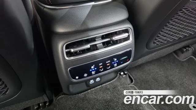 Genesis GV70 — Фото автомобиля 23