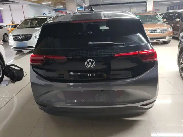 Volkswagen ID.3 — Фото автомобиля 5