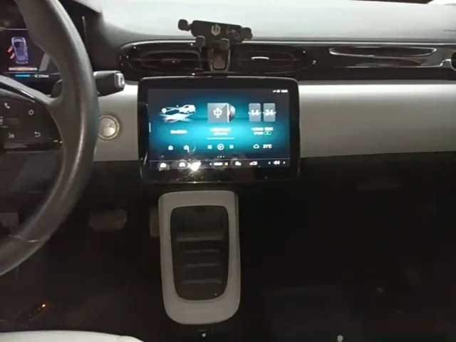 Leapmotor T03 — Фото автомобиля 12