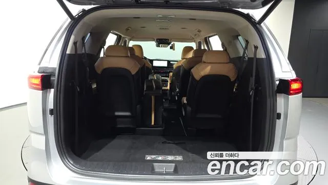 Kia Carnival Generation 4 — Фото автомобиля 26