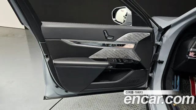 BMW i7 G70 — Фото автомобиля 24
