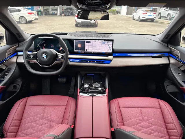 BMW 5 Series — Фото автомобиля 9