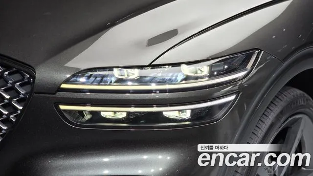 Genesis GV70 — Фото автомобиля 7