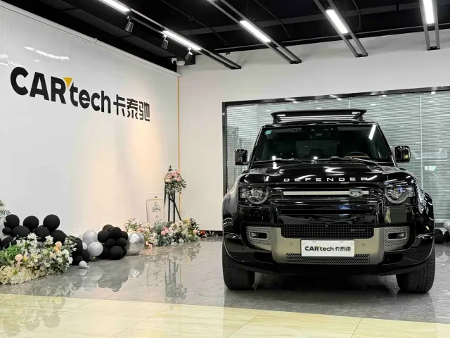Land Rover Defender — Фото автомобиля 7