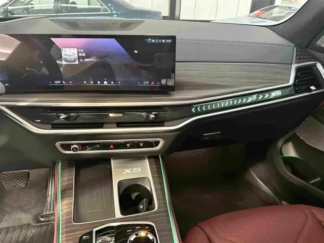 BMW X5 — Фото автомобиля 10