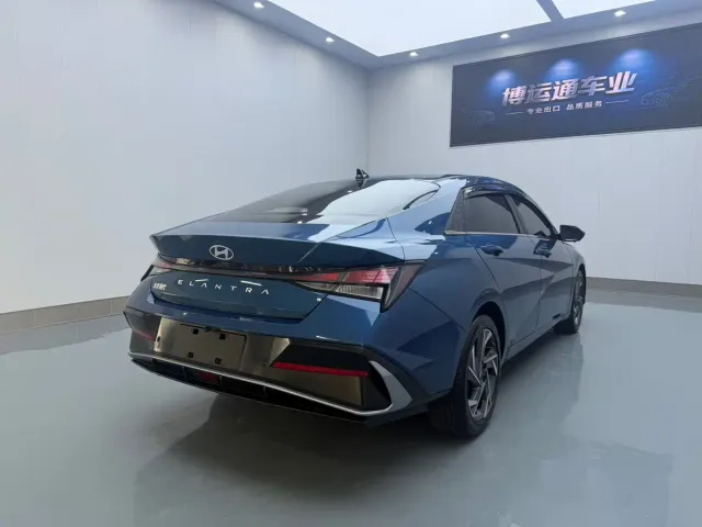 Hyundai Elantra — Фото автомобиля 6