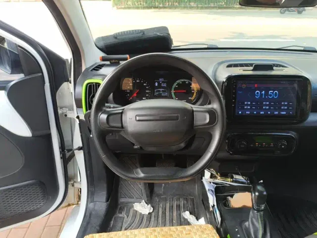 Roewe Clever — Фото автомобиля 2