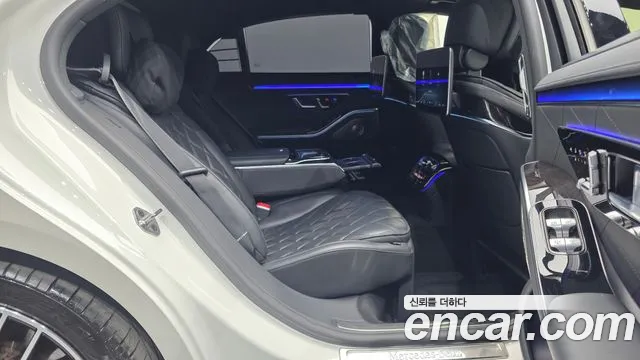 Mercedes-Benz S-Class — Фото автомобиля 12