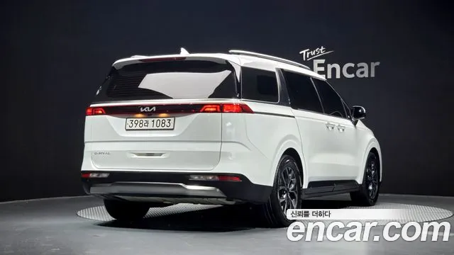 Kia Canival — Фото автомобиля 2