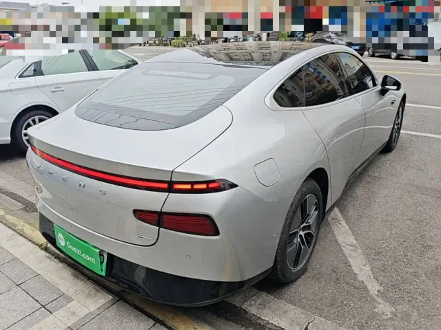 Xpeng P7 — Фото автомобиля 6