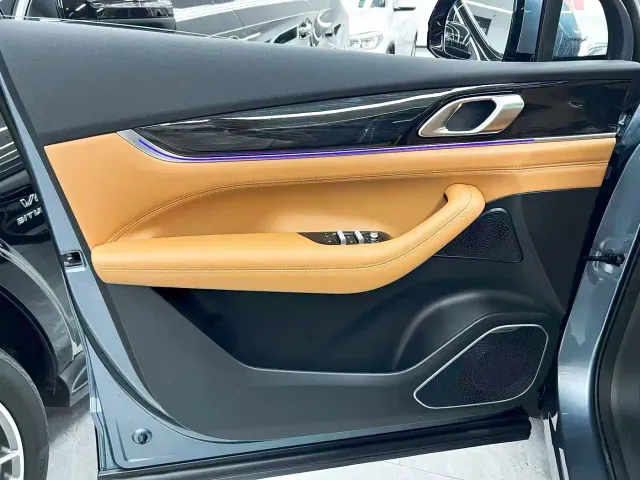 Geely Boyue L — Фото автомобиля 10