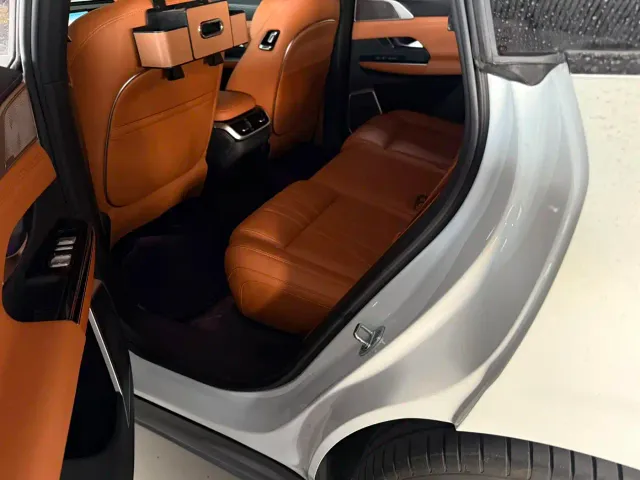 Xpeng G9 — Фото автомобиля 3