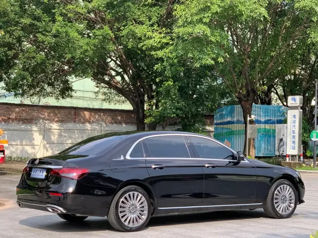 Mercedes-Benz E-Class — Фото автомобиля 18
