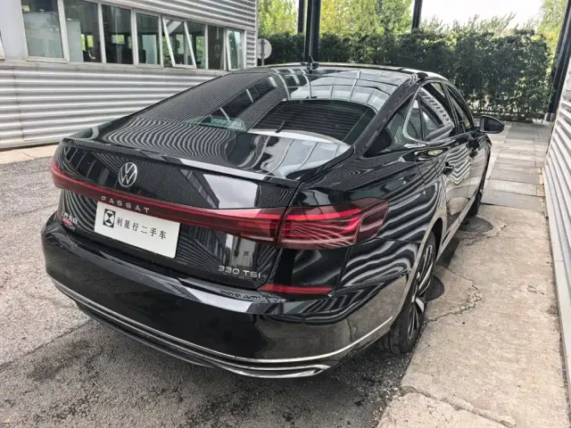 Volkswagen Passat — Фото автомобиля 4