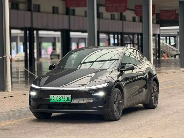Фотография автомобиля — Tesla Model Y