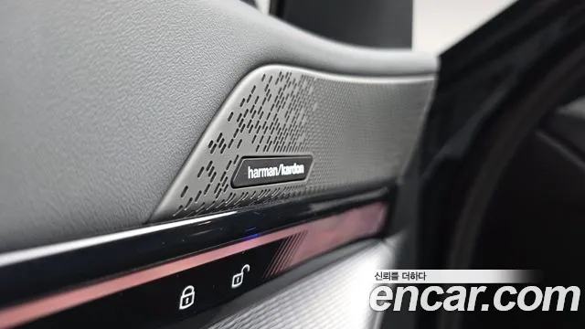 BMW 5 Series G60 — Фото автомобиля 25