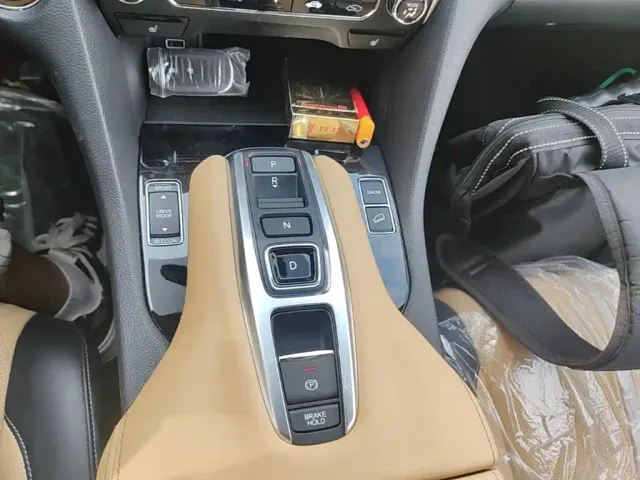 Honda UR-V — Фото автомобиля 13