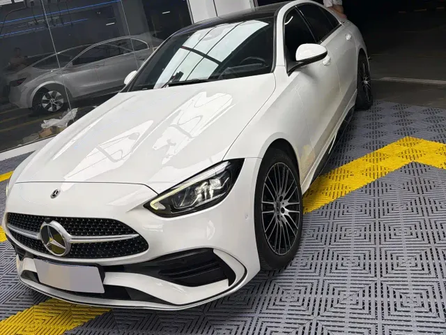 Фотография автомобиля — Mercedes-Benz C-Class