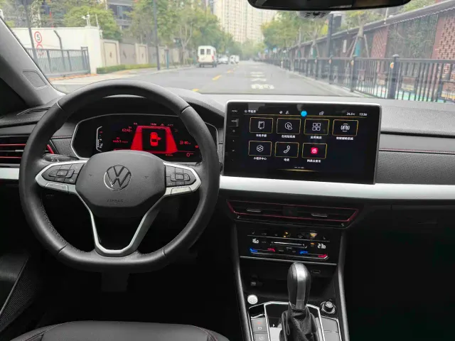 Volkswagen Lavida — Фото автомобиля 12