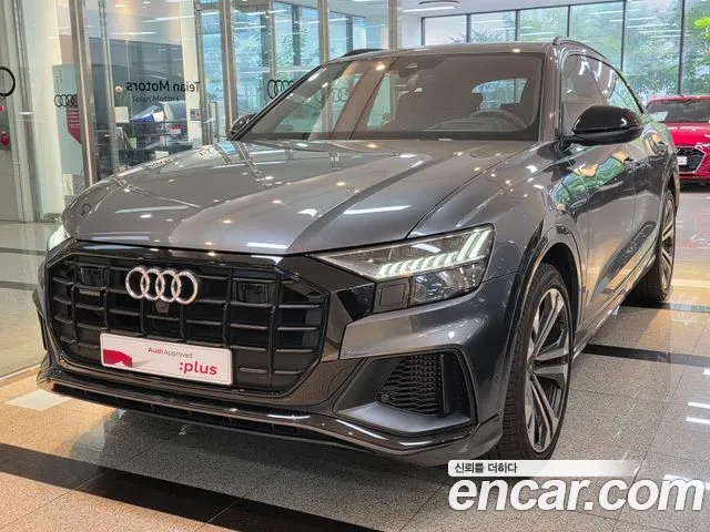 Фотография автомобиля — Audi Q8 4M