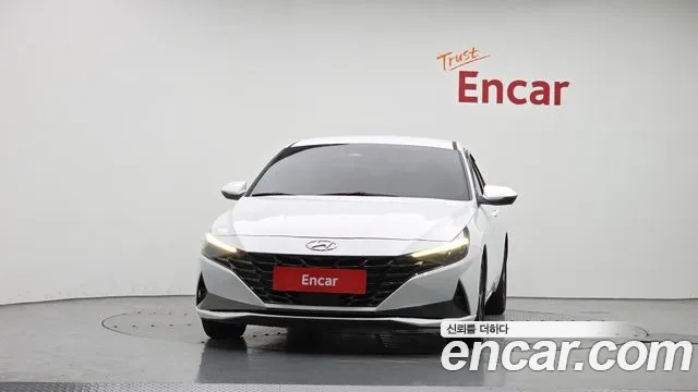 Hyundai Avante — Фото автомобиля 3