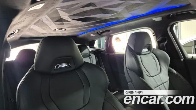 BMW XM — Фото автомобиля 10