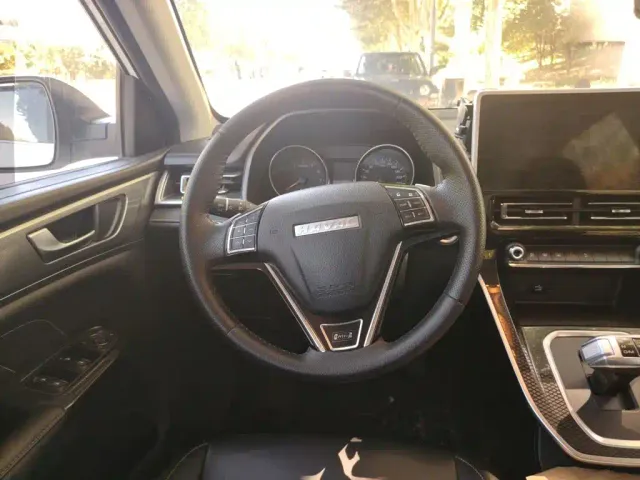 Haval M6 — Фото автомобиля 2